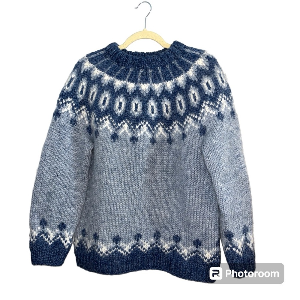 Traditional lopapeysa Icelandic sweater handknitting association of Iceland